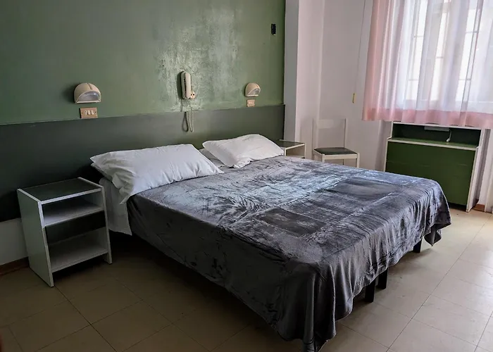 Plaza & Coffee Hotel