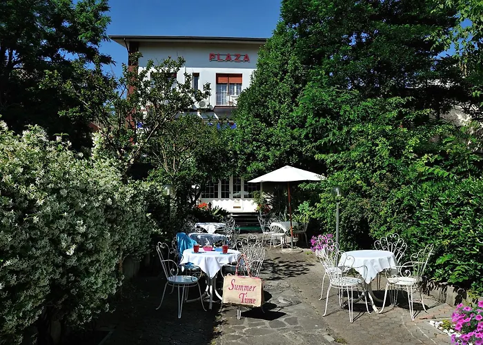 Plaza & Coffee Hotell 3*