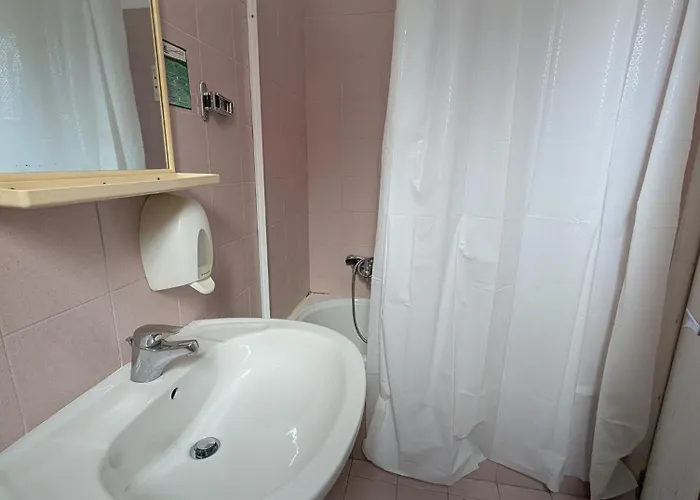 فندق Plaza & Coffee 3*